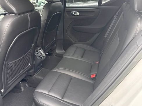 Used 2023 Volvo XC40 B5 Ultimate w/ Climate Package AWD/4WD image 4
