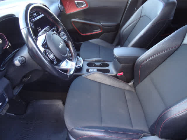 Used 2023 Kia Soul GT-Line w/ GT-Line Technology Package FWD image 6