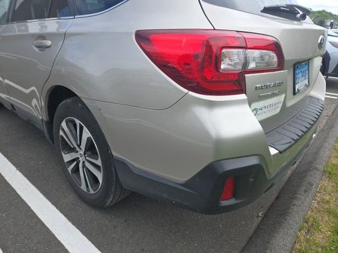 Used 2019 Subaru Outback 2.5i Limited AWD/4WD image 19