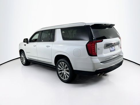 Used 2022 GMC Yukon XL Denali image 7