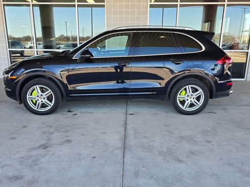 Used 2017 Porsche Cayenne S image 4