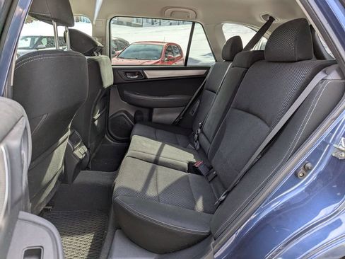 Used 2019 Subaru Outback 2.5i Premium image 6