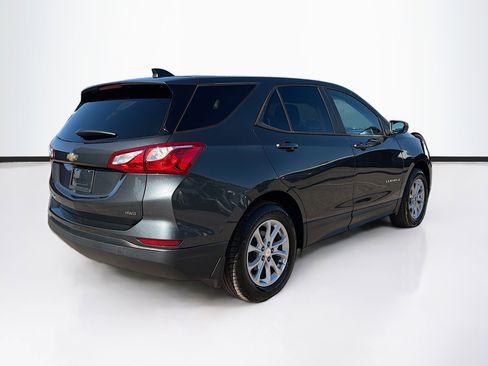 Used 2020 Chevrolet Equinox LS w/ LS Convenience Package image 3