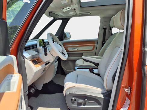 Used 2025 Volkswagen ID. Buzz Pro S Plus image 11