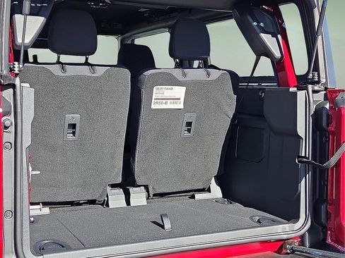 New 2025 Ford Bronco 2-Door w/ Sasquatch Package AWD/4WD image 9
