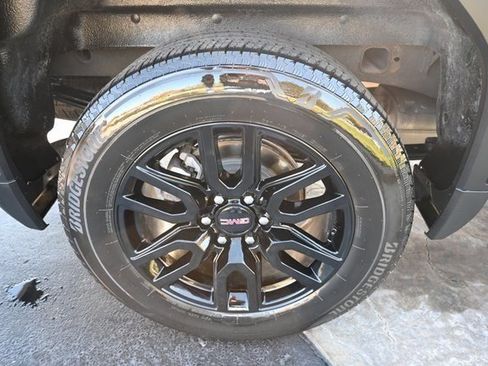 Used 2023 GMC Sierra 1500 Elevation image 12