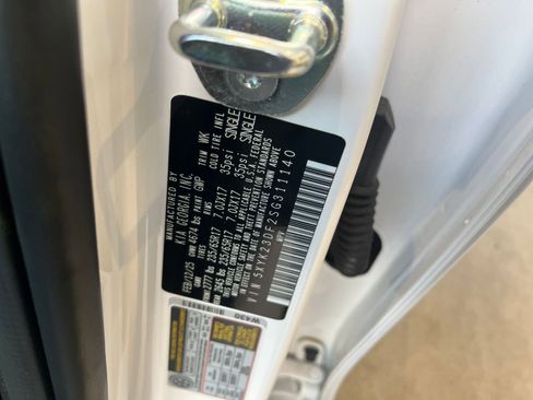 Used 2025 Kia Sportage LX image 29