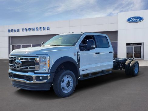 New 2026 Ford F550 4x4 Crew Cab image 2