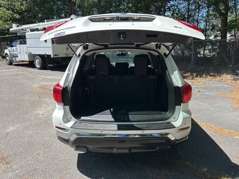 Used 2017 Nissan Pathfinder SV FWD image 31