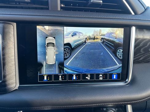 Used 2022 GMC Yukon XL Denali image 27