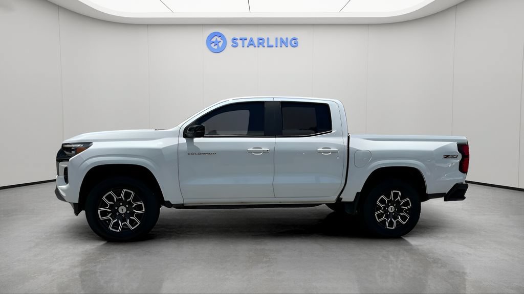 Used 2023 Chevrolet Colorado Z71 w/ Z71 Convenience Package 2 AWD/4WD image 3