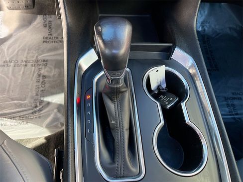 Used 2021 Chevrolet Traverse RS image 17