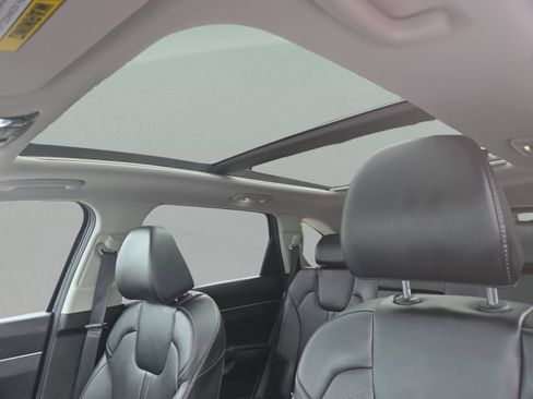 Used 2025 Kia Sorento S w/ Panoramic Sunroof Package FWD image 25