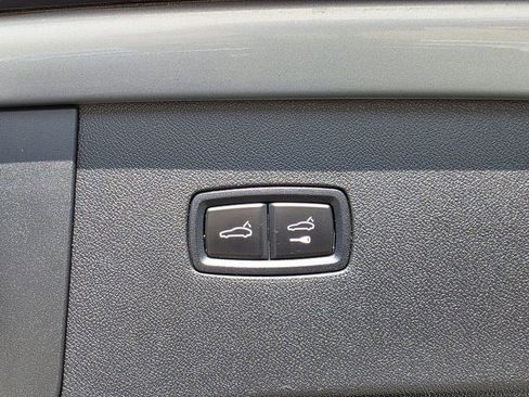 Used 2021 Porsche Cayenne Coupe image 41