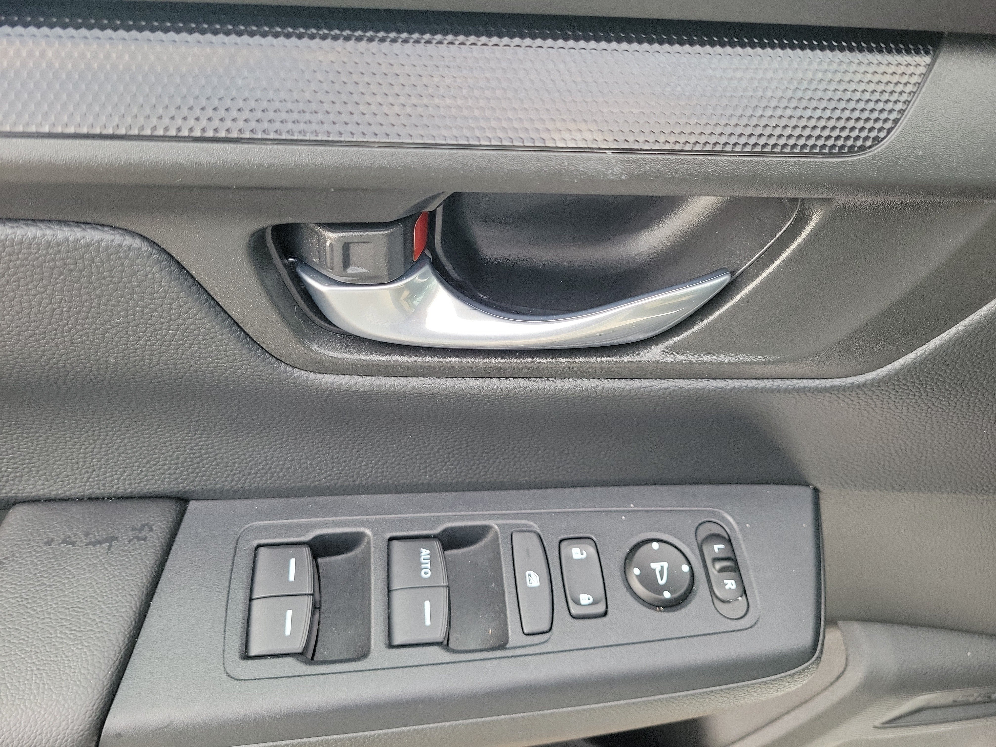 Used 2024 Honda CR-V LX image 23