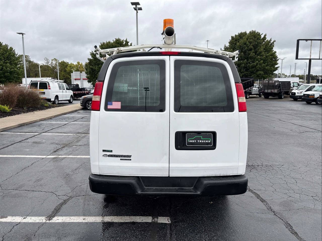 Used 2011 Chevrolet Express 2500 RWD image 7