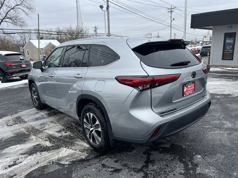 Used 2022 Toyota Highlander XLE image 8