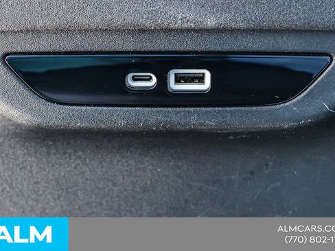 Used 2024 Chrysler Pacifica Touring-L image 42