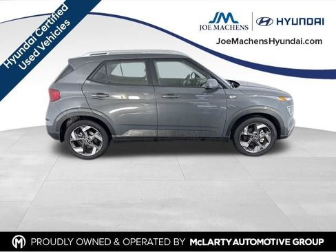 Used 2025 Hyundai Venue SEL FWD image 5