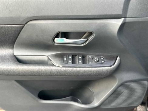 New 2025 Nissan Kicks SV w/ SV Premium Package image 8