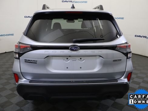 Used 2025 Subaru Forester Premium AWD/4WD image 8