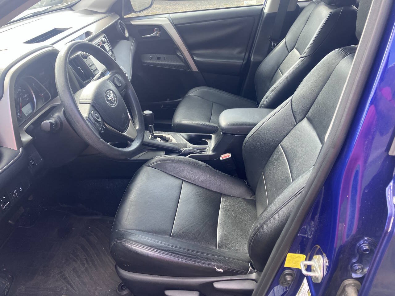 Used 2015 Toyota RAV4 XLE AWD/4WD image 7