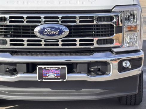 New 2026 Ford F250 XLT w/ FX4 Off-Road Package image 9