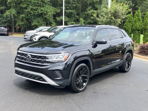 Used 2023 Volkswagen Atlas Cross Sport SE FWD image 6