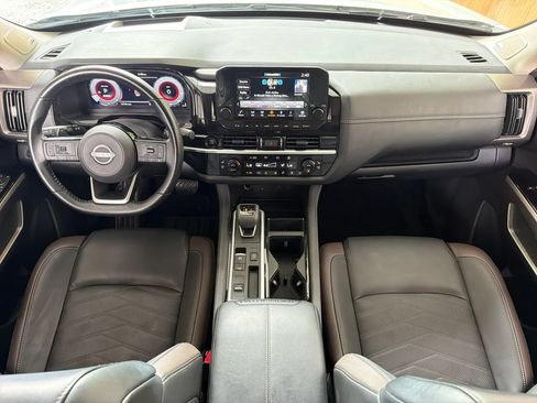 Used 2025 Nissan Pathfinder Platinum w/ Cargo Package FWD image 23