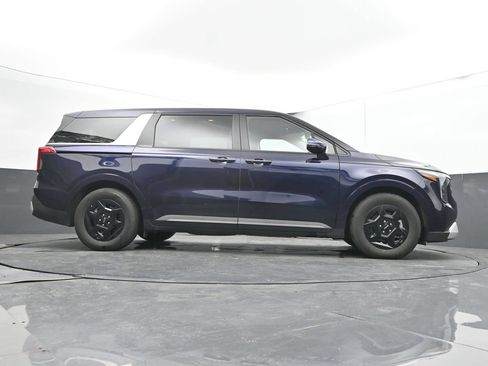 Used 2026 Kia Carnival FWD image 39