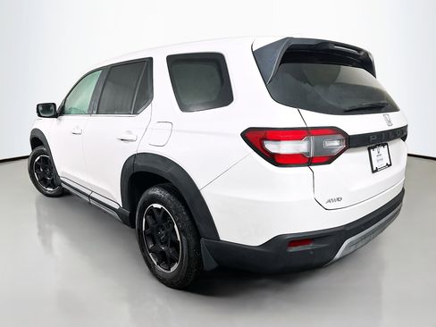 Certified 2025 Honda Pilot EX-L image 5