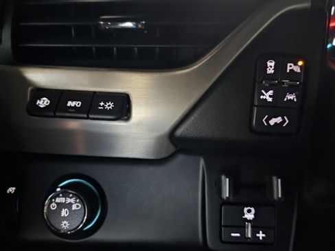 Used 2018 GMC Yukon Denali w/ Denali Ultimate Package image 38