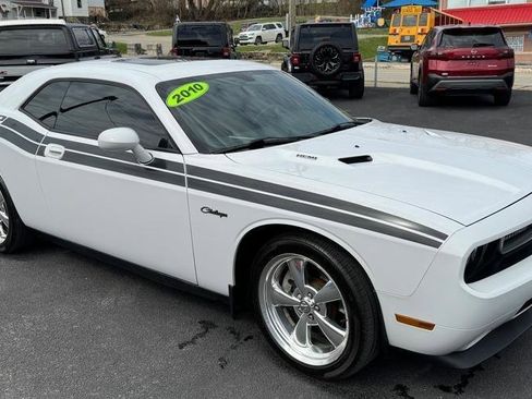 Used 2010 Dodge Challenger R/T RWD image 5