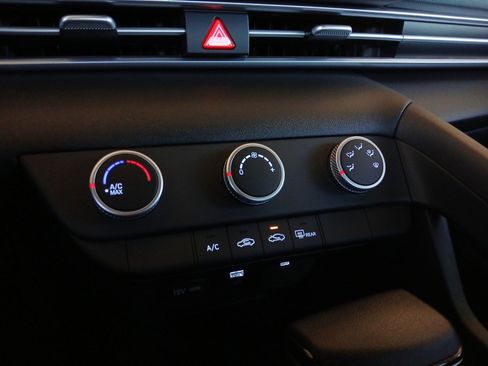 New 2026 Hyundai Elantra SE image 19