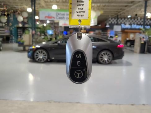 Used 2023 Mercedes-Benz EQS 580 4MATIC Sedan w/ Exclusive Trim Package image 4