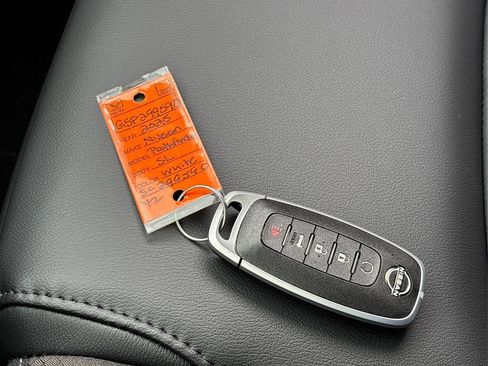 New 2025 Nissan Pathfinder SL image 26