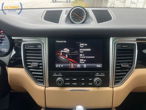 Used 2017 Porsche Macan S w/ Premium Package Plus image 28