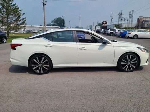 Used 2021 Nissan Altima 2.5 SR FWD image 6
