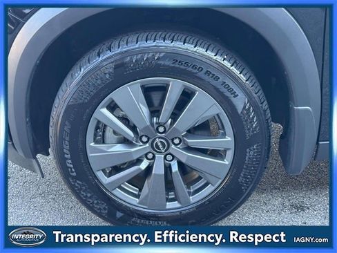 Certified 2024 Nissan Pathfinder SV image 11