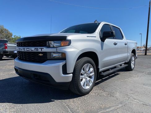Used 2022 Chevrolet Silverado 1500 Custom w/ Safety Confidence Package image 2
