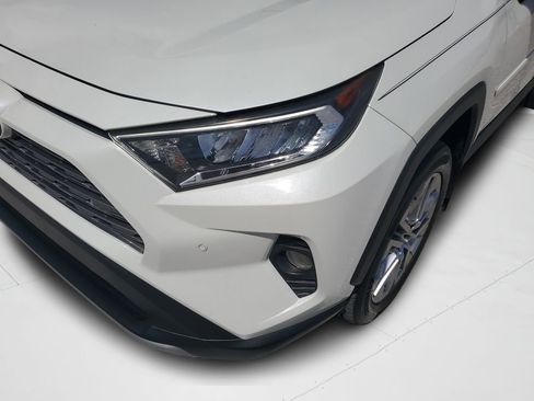 Used 2020 Toyota RAV4 Limited FWD image 27