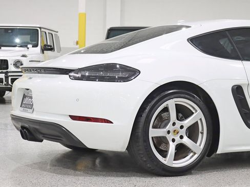 Used 2017 Porsche 718 Cayman image 8