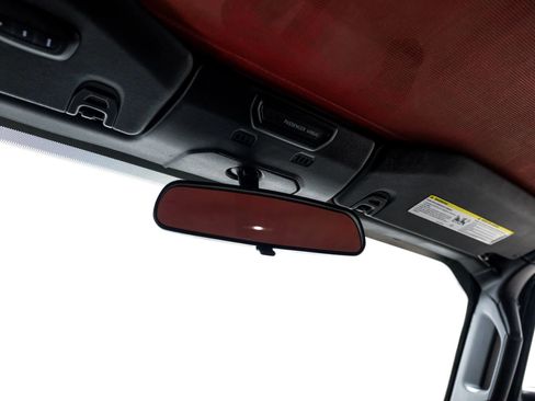 Used 2018 Jeep Wrangler Unlimited Rubicon w/ LED Lighting Group image 33