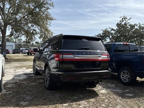 Used 2018 Lincoln Navigator Select w/ Technology Package image 5