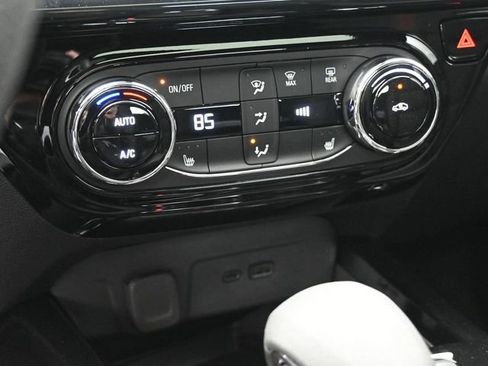 New 2026 Chevrolet Trax RS w/ Sunroof Package FWD image 26