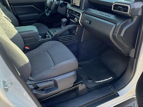 Used 2025 Toyota Tacoma SR image 19