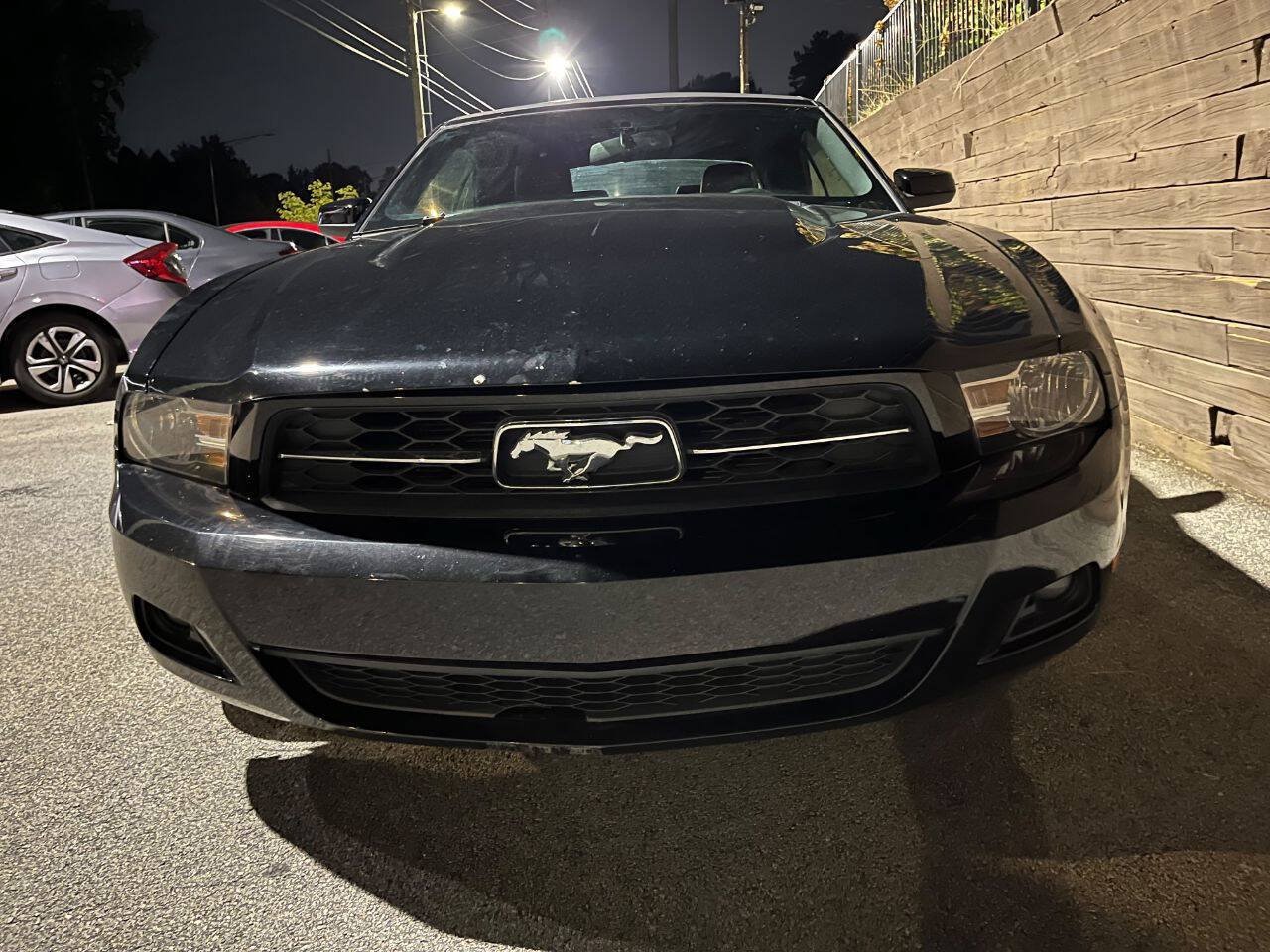 Used 2010 Ford Mustang Convertible RWD image 8