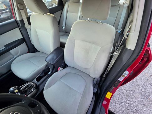 Used 2013 Kia Forte EX w/ Tech Pkg image 11