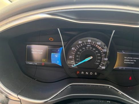 Used 2013 Ford Fusion SE FWD image 3