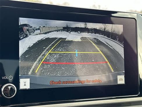 Used 2025 Toyota Camry SE image 13